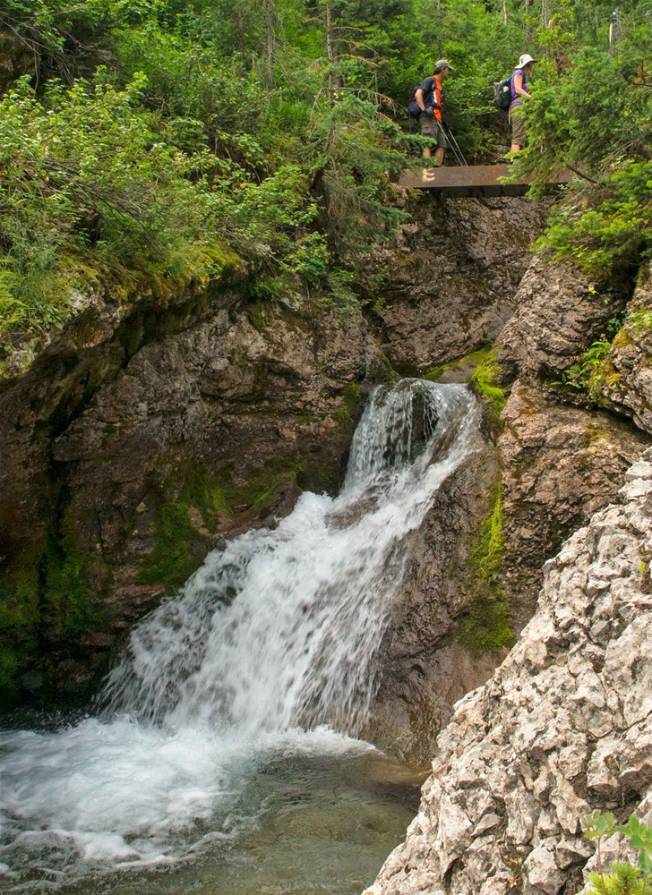 Waterfall on Heiko's Trail / Mountain Lakes Trail