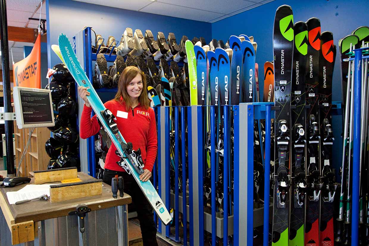 Rental & Repair Shop - Skiing