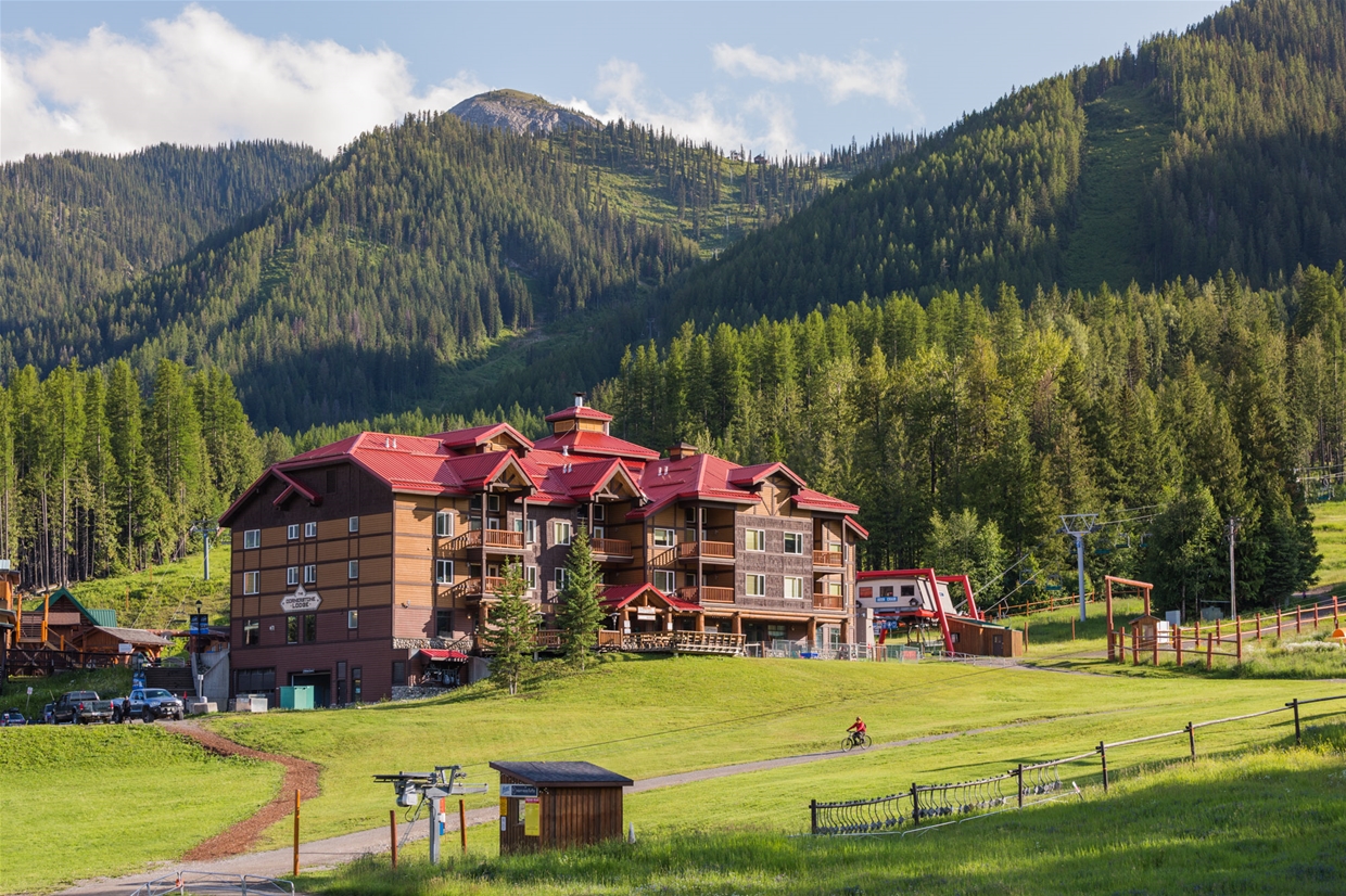 Stay right at the base of Fernie Alpine Resort