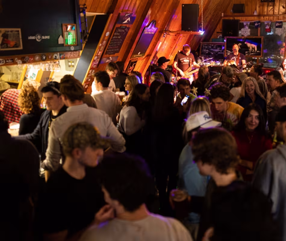 Our Favourite Après Spots in Fernie