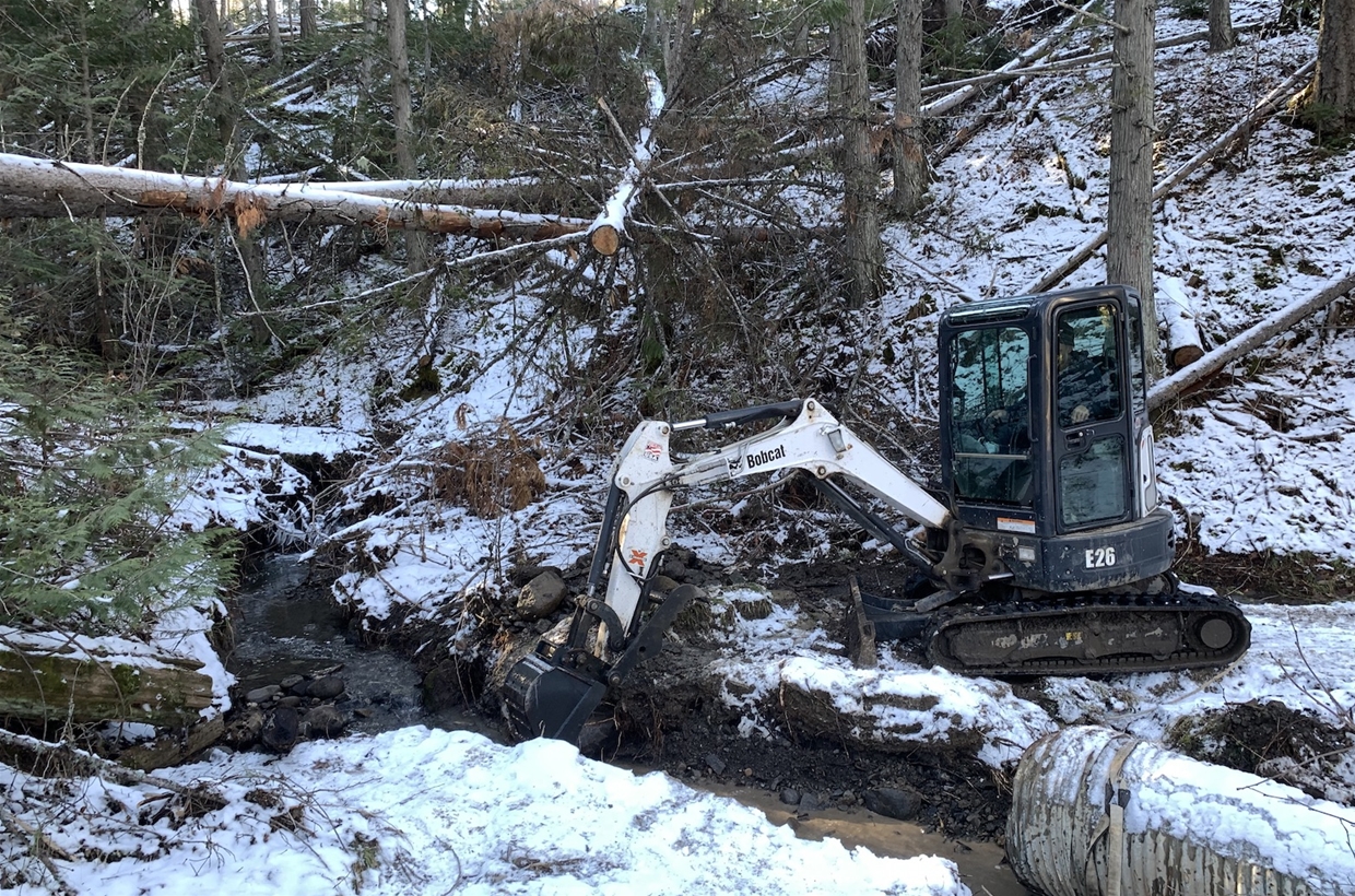 Repairs done - Montane Trails open again!