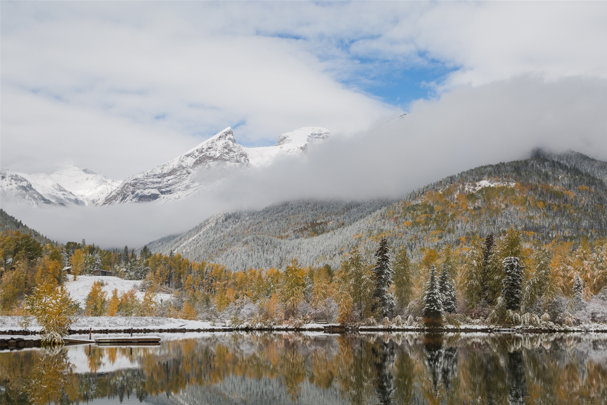 Maiden Lake in Fall snow