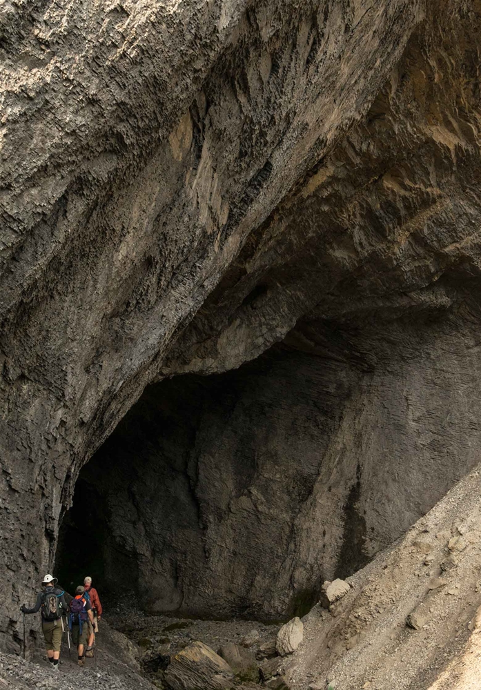Bisaro Cave on Heiko's Trail / Mountain Lakes Trail