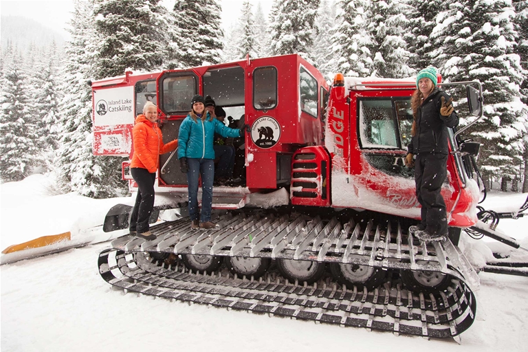 Winter catride & lunch with Island Lake Lodge