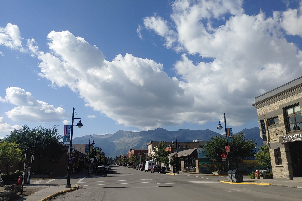Sept 20th 2022, 11:30am - Fernie sky looking south west