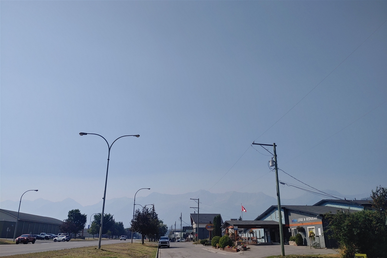 Sept 4th 2022, 11:30am - Fernie sky looking north