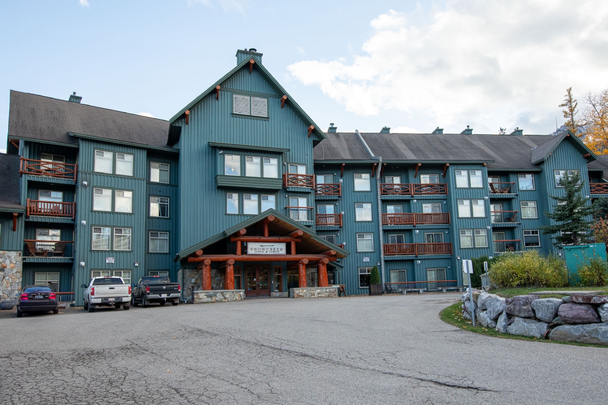 Snow Creek Lodge