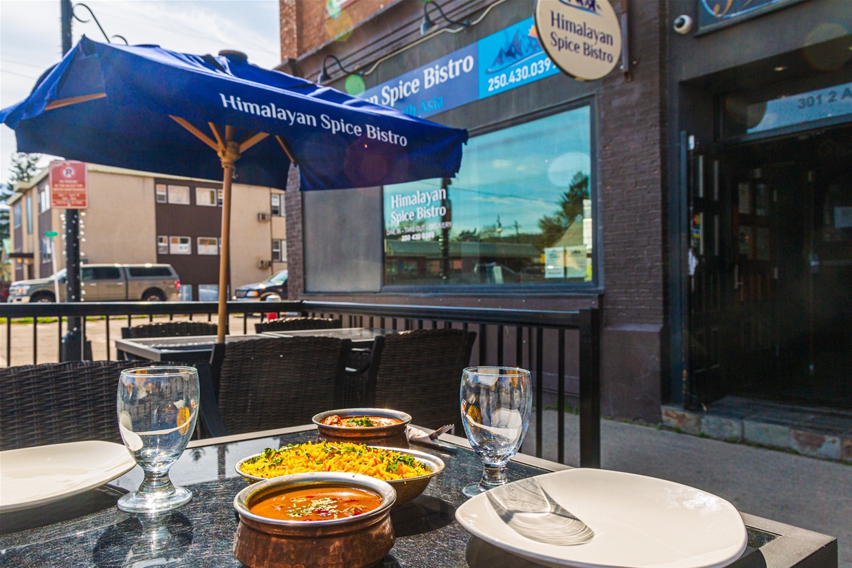 Outdoor dining available on Himalayan Spice Bistro's patio