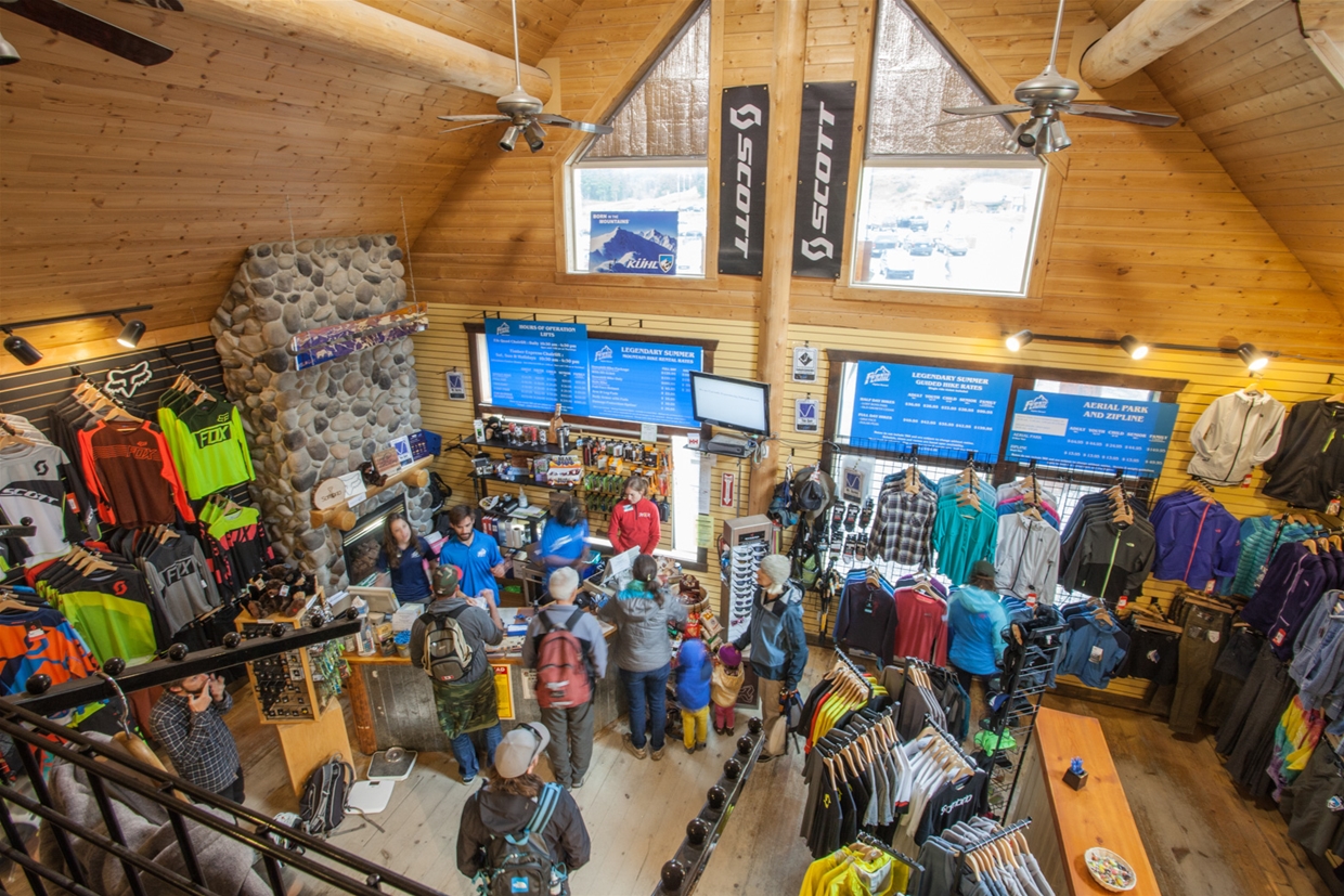  Sports Alpine Retail Store