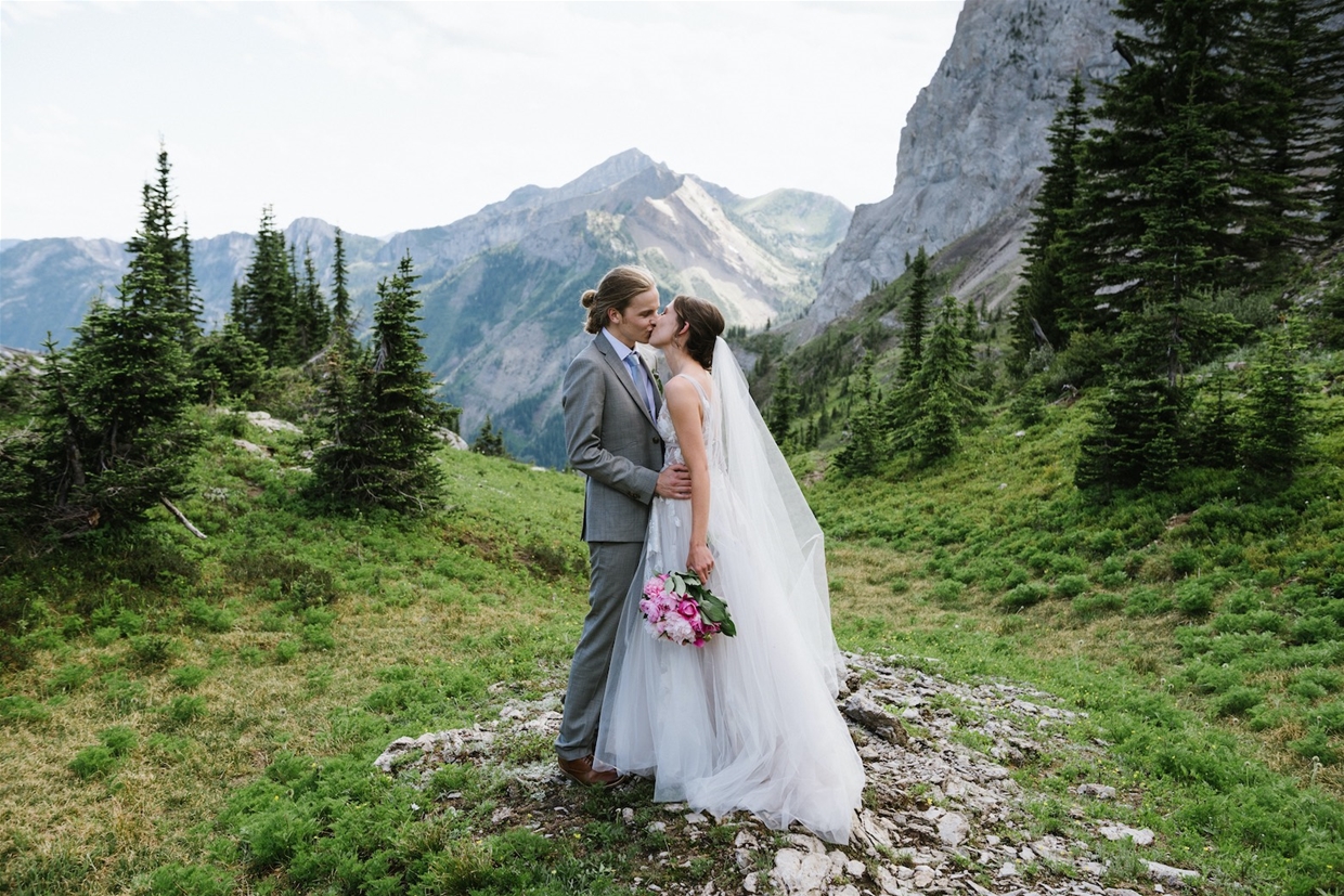 Weddings and Elopements for adventurous couples