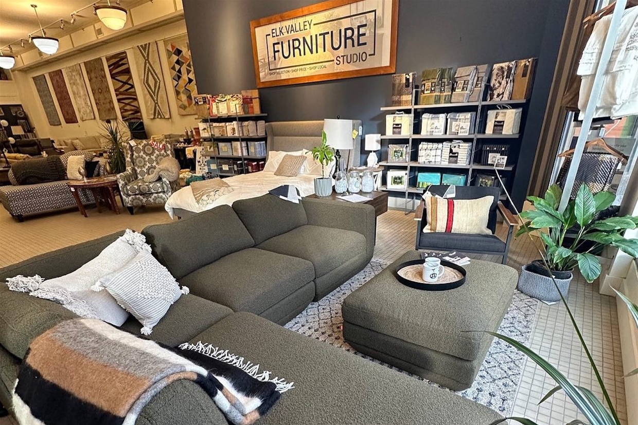 5,000 sq ft of contemporary & traditional home furnishings
