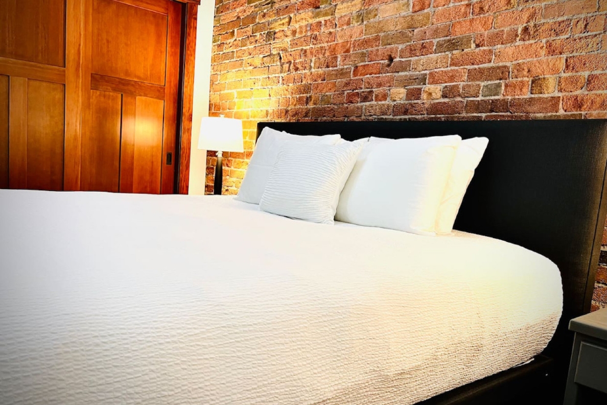 901 Fernie - Luxurious accommodations in Historic Downtown