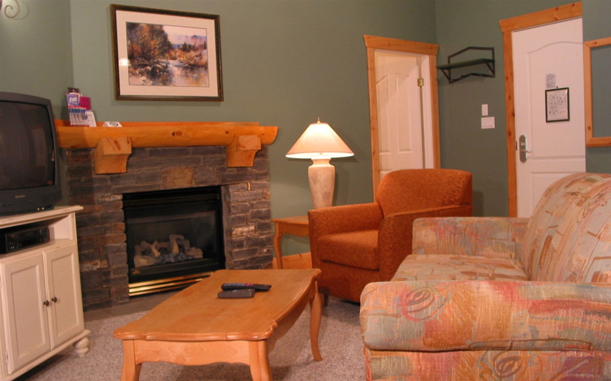 Cornerstone Lodge - Livingroom