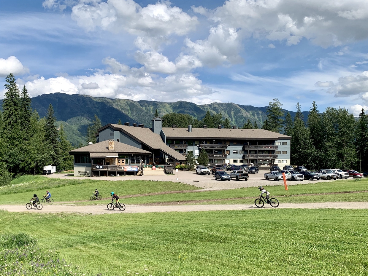 The Griz Inn at Fernie Alpine Resort