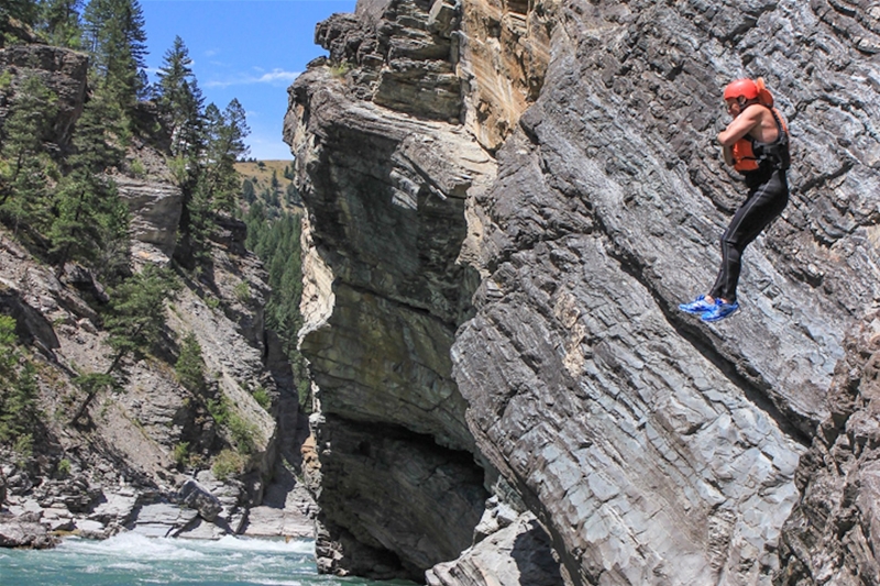 Elk River cliff jumping - take a dip!